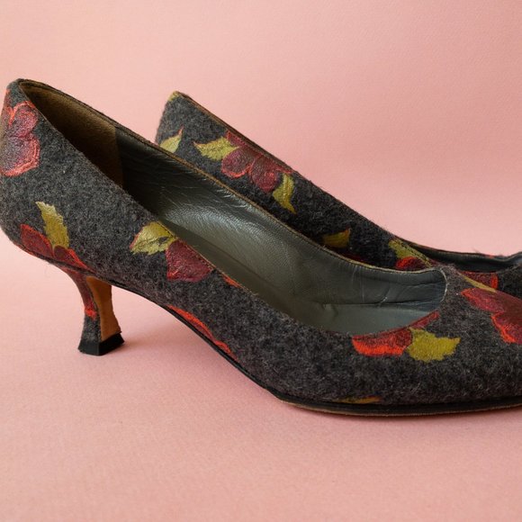 MANOLO BLAHNIK Grey Wool Low Kitten Heel Painted Rose Floral Red 36.5/6.5 - Picture 5 of 11